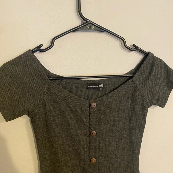 Off the shoulder midi dress - Picture 2 of 3